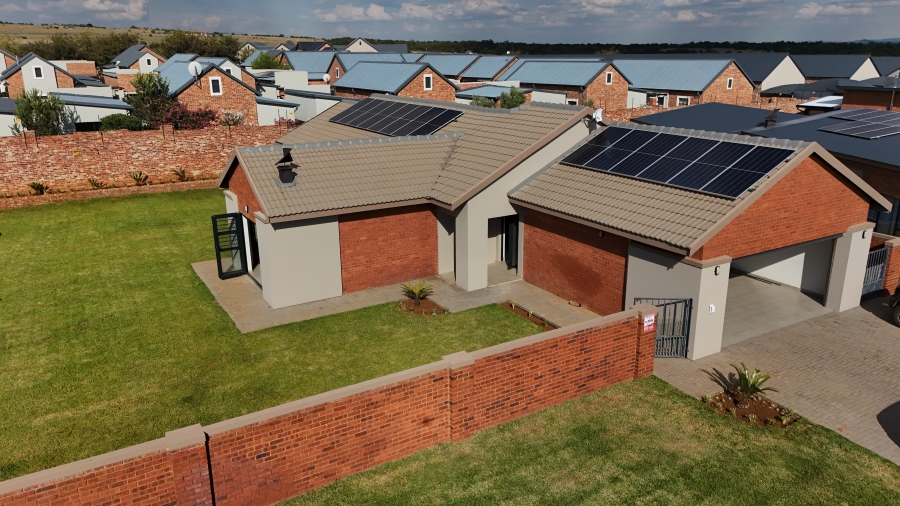 3 Bedroom Property for Sale in Van Der Hoff Park North West